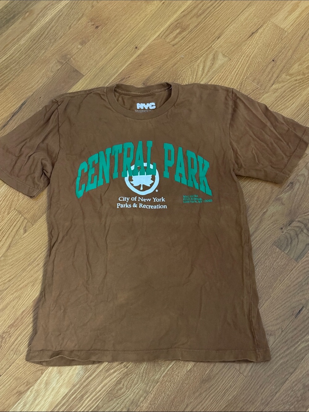 Brown Short-Sleeve Central Park Tee with Green Print